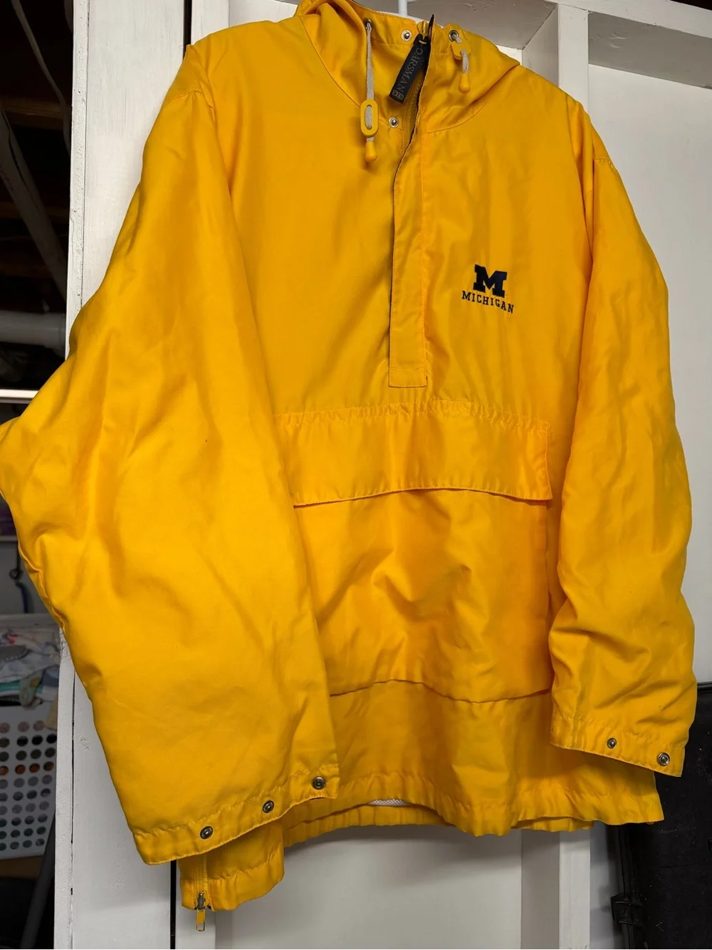 University Michigan Wolverines Vintage Yellow  Navy Oarsman Windbreaker Medium